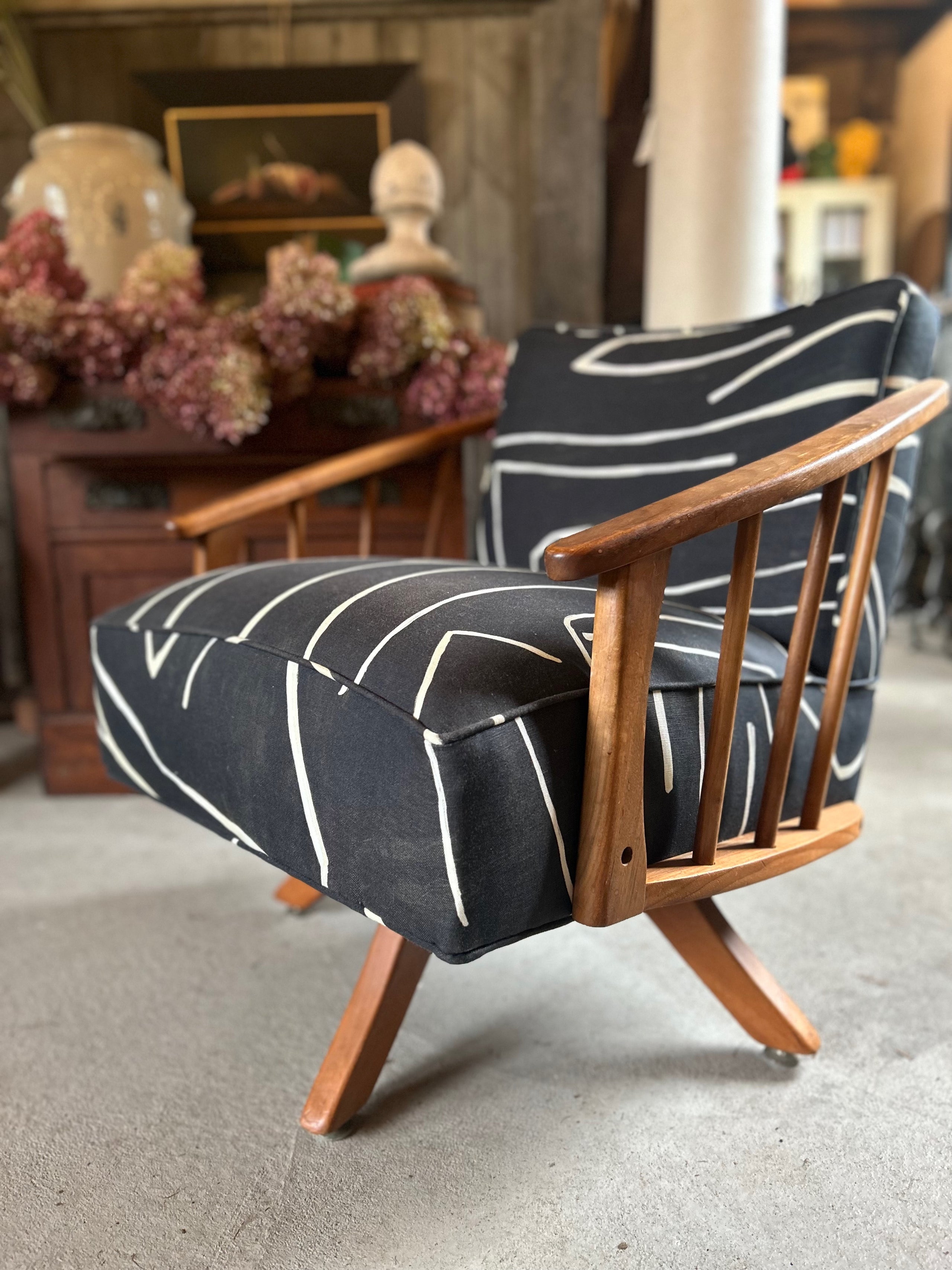 Mcm swivel chair 2025